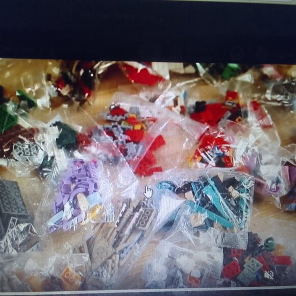 Bundle 1000pcs Jigsaw Xmas puzzle&1000+pcs modern robot assembly kit NWT - Picture 3 of 8